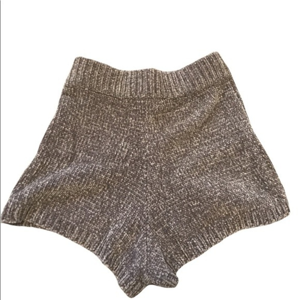 Denitza majorelle knit high rise comfy soft shorts revolve - Picture 4 of 6